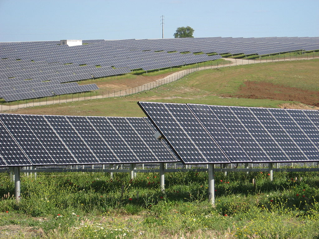 A Solar Farm (Wikipedia)